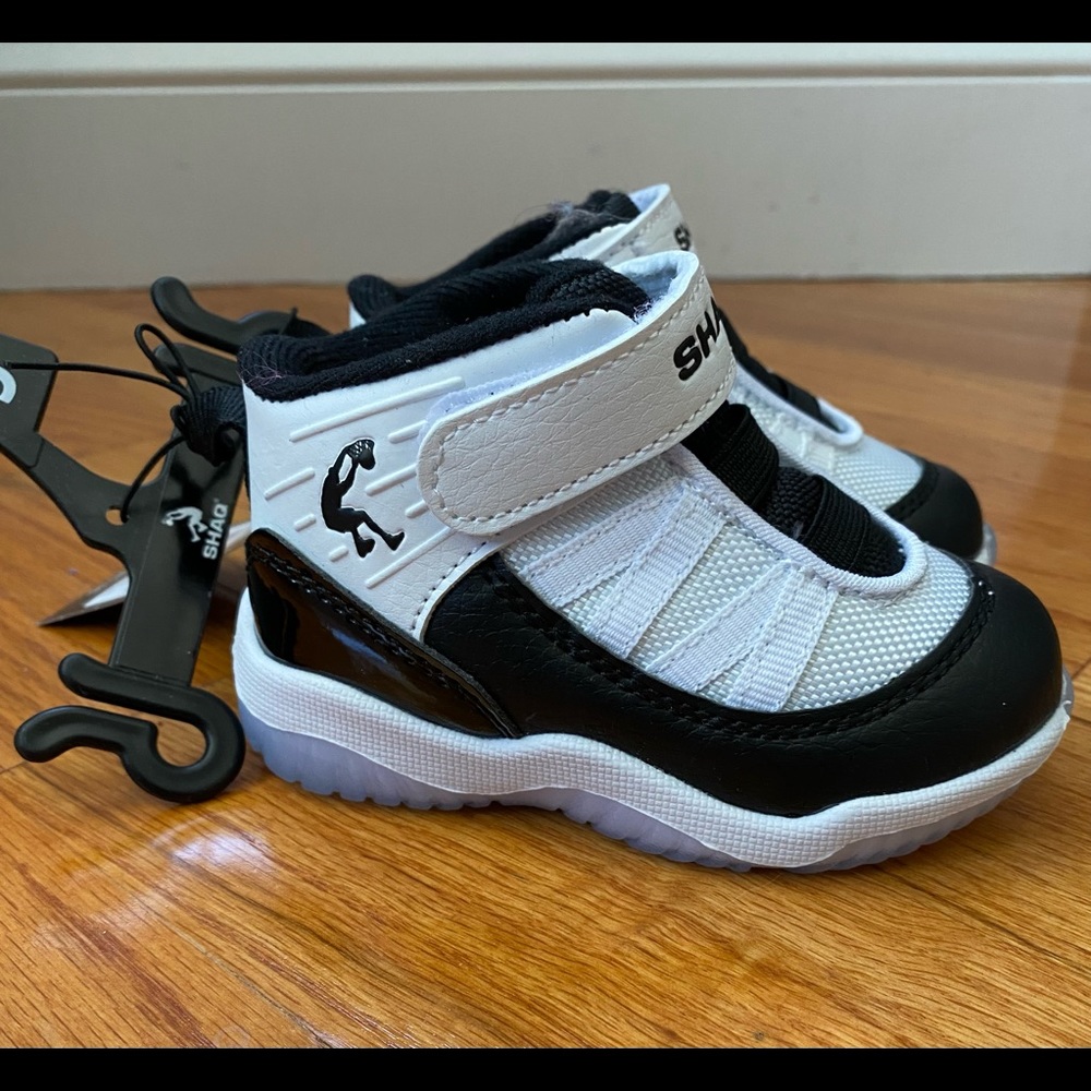 shaq baby boys ice bottom retro basketball sneaker, BRAND NEW With Tags, Size 5